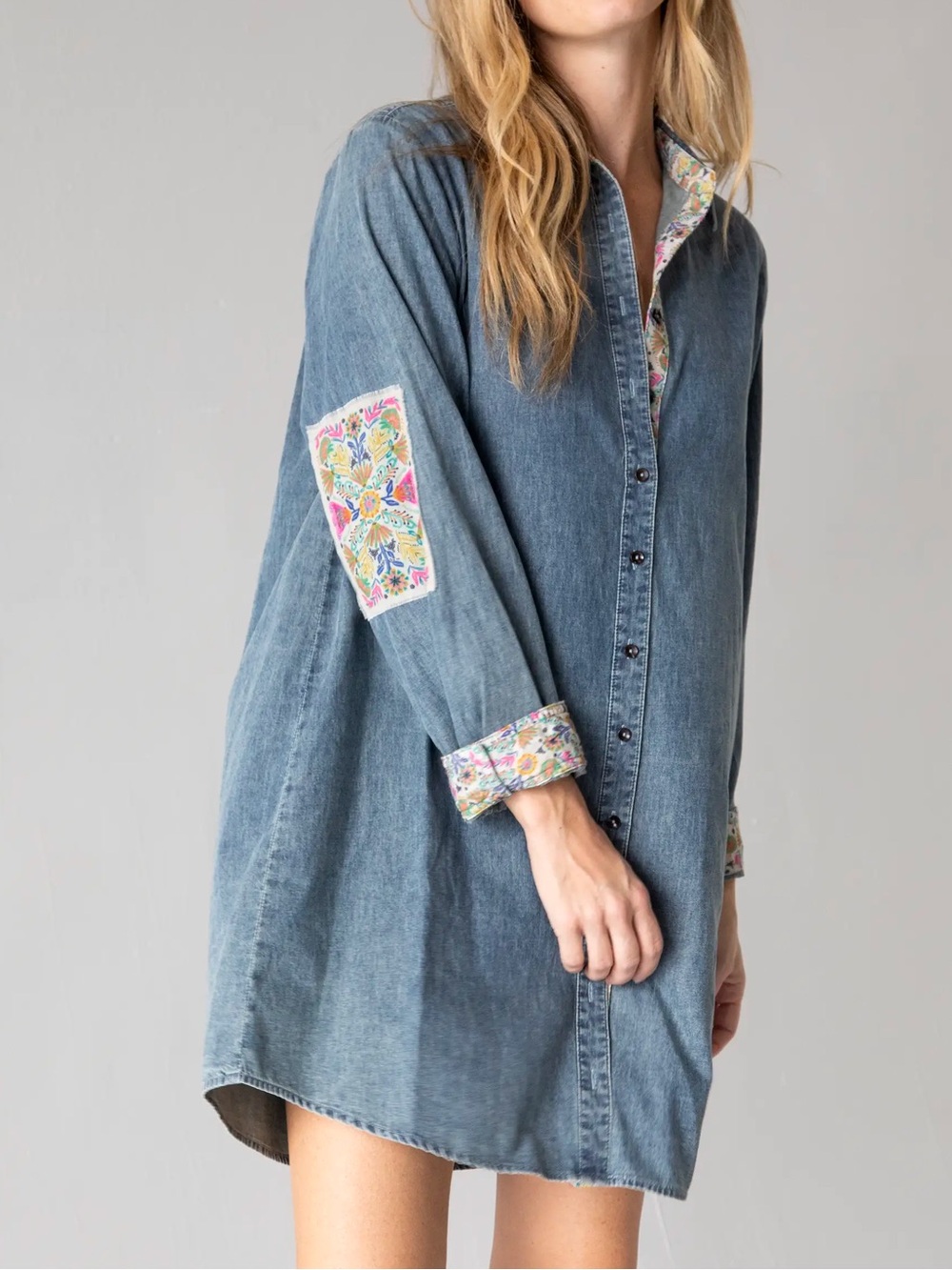 Women’s Natural Life Blue Denim Rocky Cotton Shirt Dress W/ Floral Accents Sz M